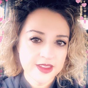 Meet your Posher, Idalia